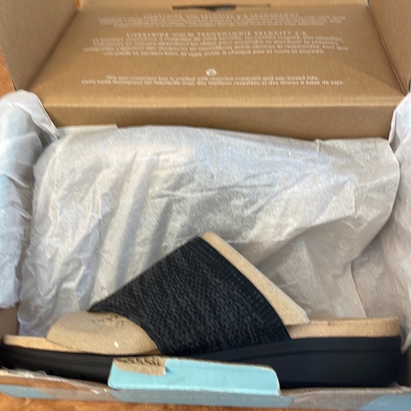 LifeStride | Black Poolside Sandal  Wide Width ZL840 - Picture 15 of 16